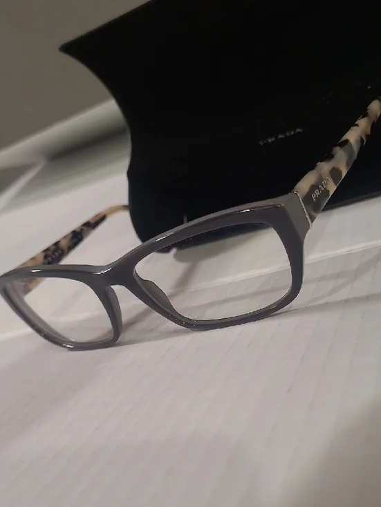 Authentic PRADA - Picture 4 of 10